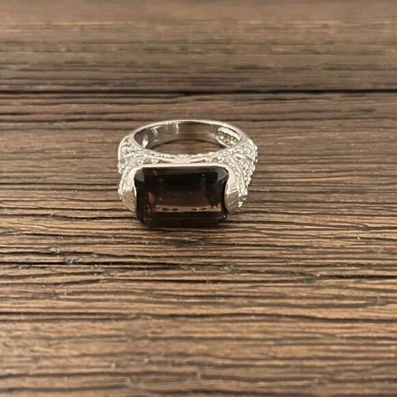 Brown Rhinestone & Silver Tone Costume Jewelry Ring - Picture 1 of 3